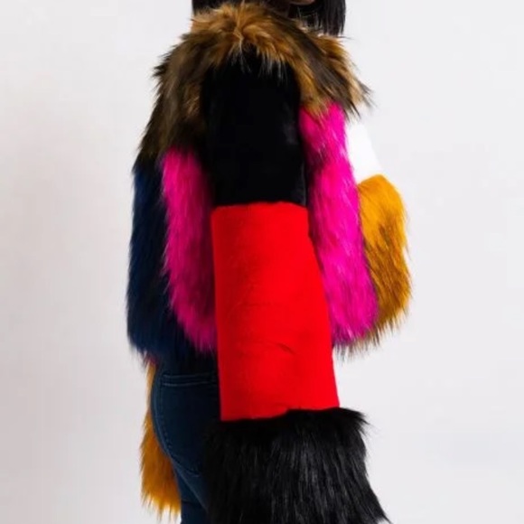 BLUSH! - Picture 4 of 12